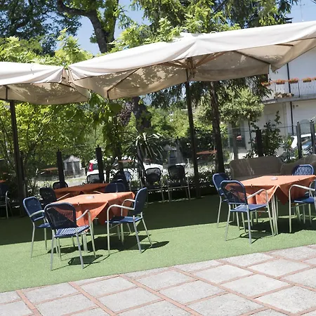 Hotel Ristorante Gerardo Di Masi 3*